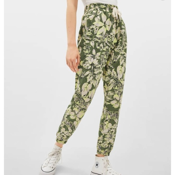 NWT! BERSHKA size L tropical tiger print jogger pants - Picture 9 of 11